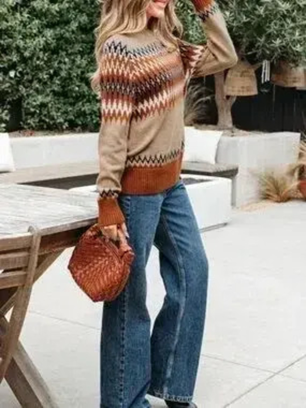 Color Block Crew Neck Sweater - Picture 3 of 10